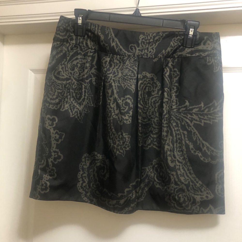 Banana Republic paisley print bubble mini skirt fully lined size 10P EUC